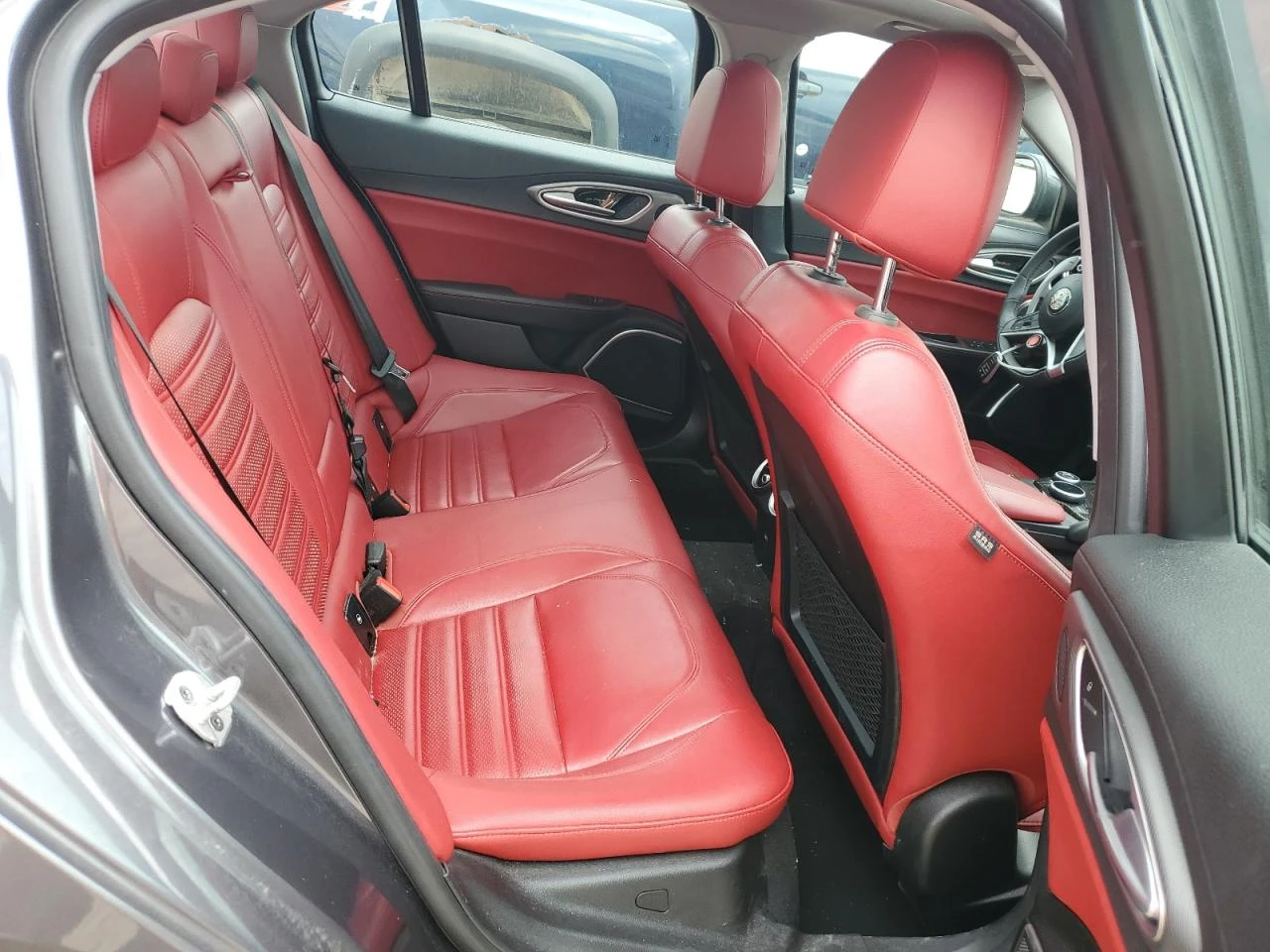 Alfa Romeo Giulia TI/4X4/КЛИП НА МОТОРА/ПЪЛНА СЕРВИЗНА ИСТОРИЯ - изображение 10
