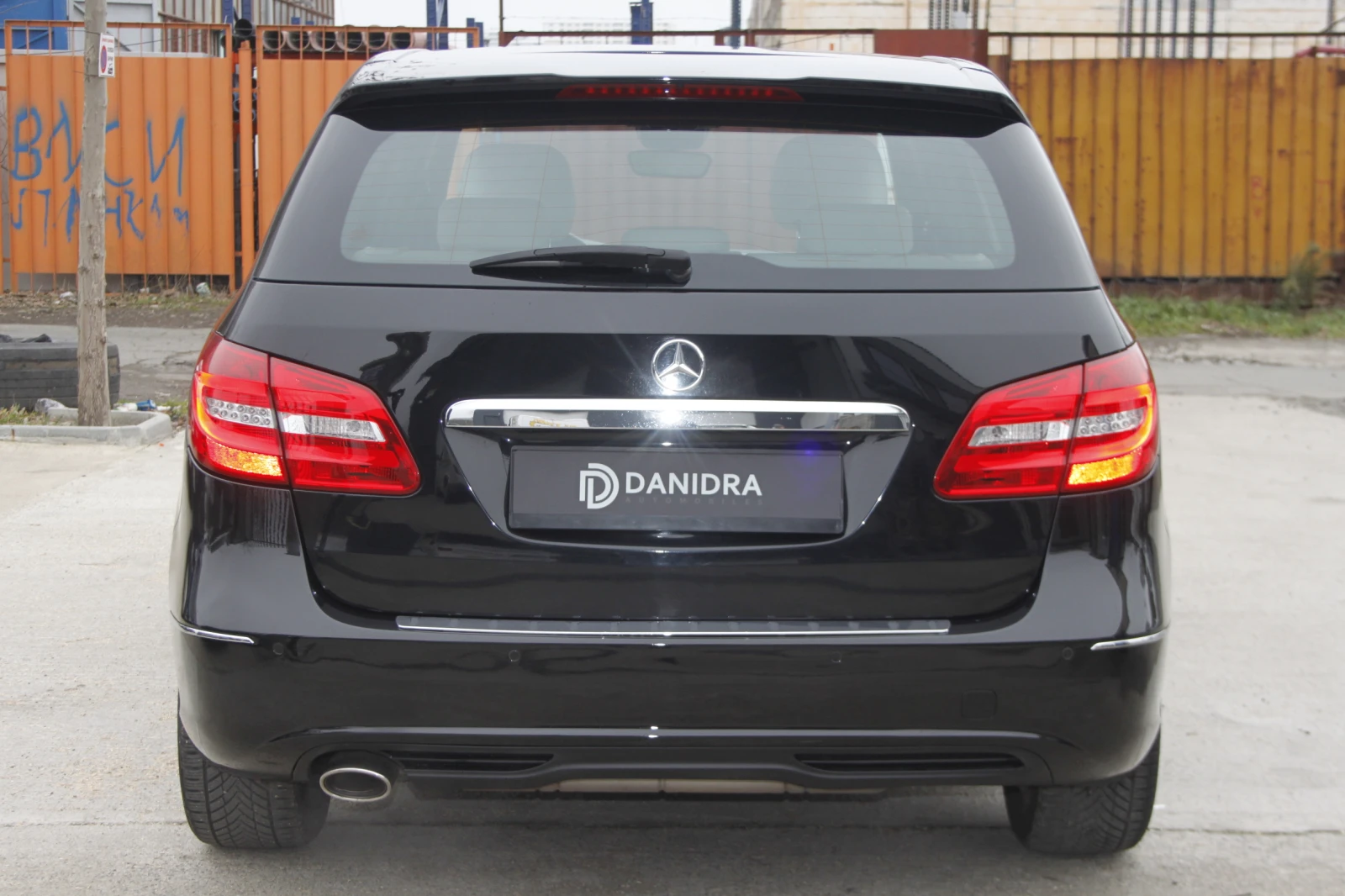 Mercedes-Benz B 180 PREMIUM* 170хил КМ* БЕНЗИН* ПАНОРАМА*  - изображение 5