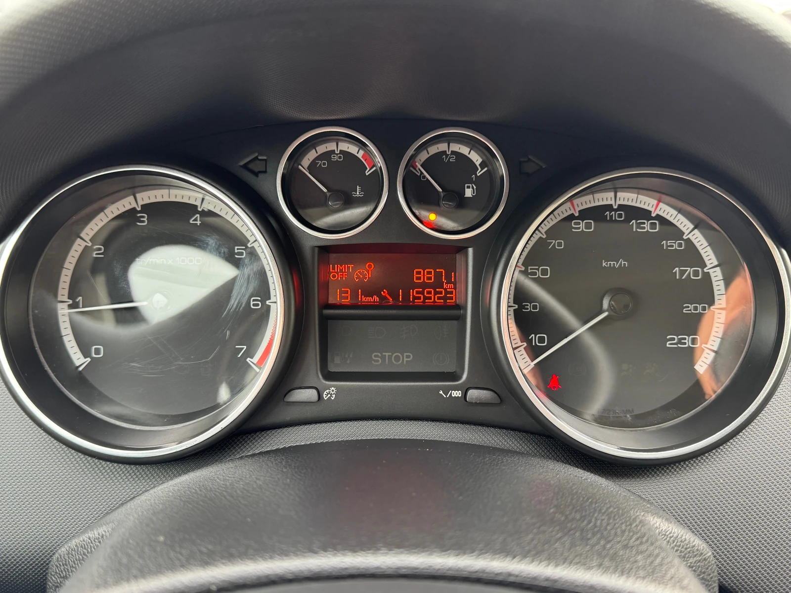 Peugeot 308 1.4i-98кс., снимка 7 - Автомобили и джипове - 53915603