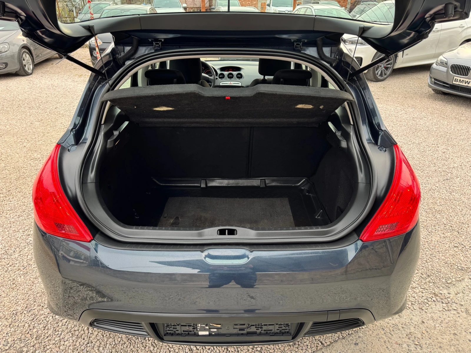 Peugeot 308 1.4i-98кс., снимка 14 - Автомобили и джипове - 53915603