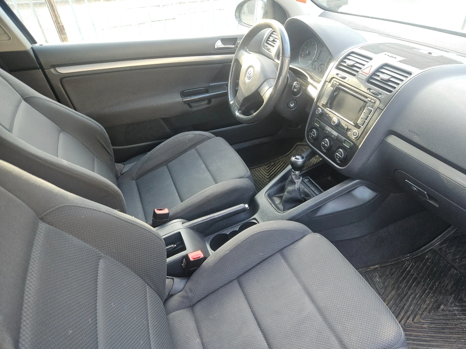 VW Golf 2 врати, снимка 6 - Автомобили и джипове - 53992721