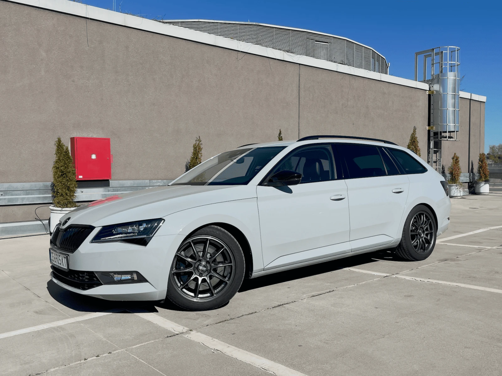 Skoda Superb 570hp 4x4 L&K, снимка 3 - Автомобили и джипове - 54332217