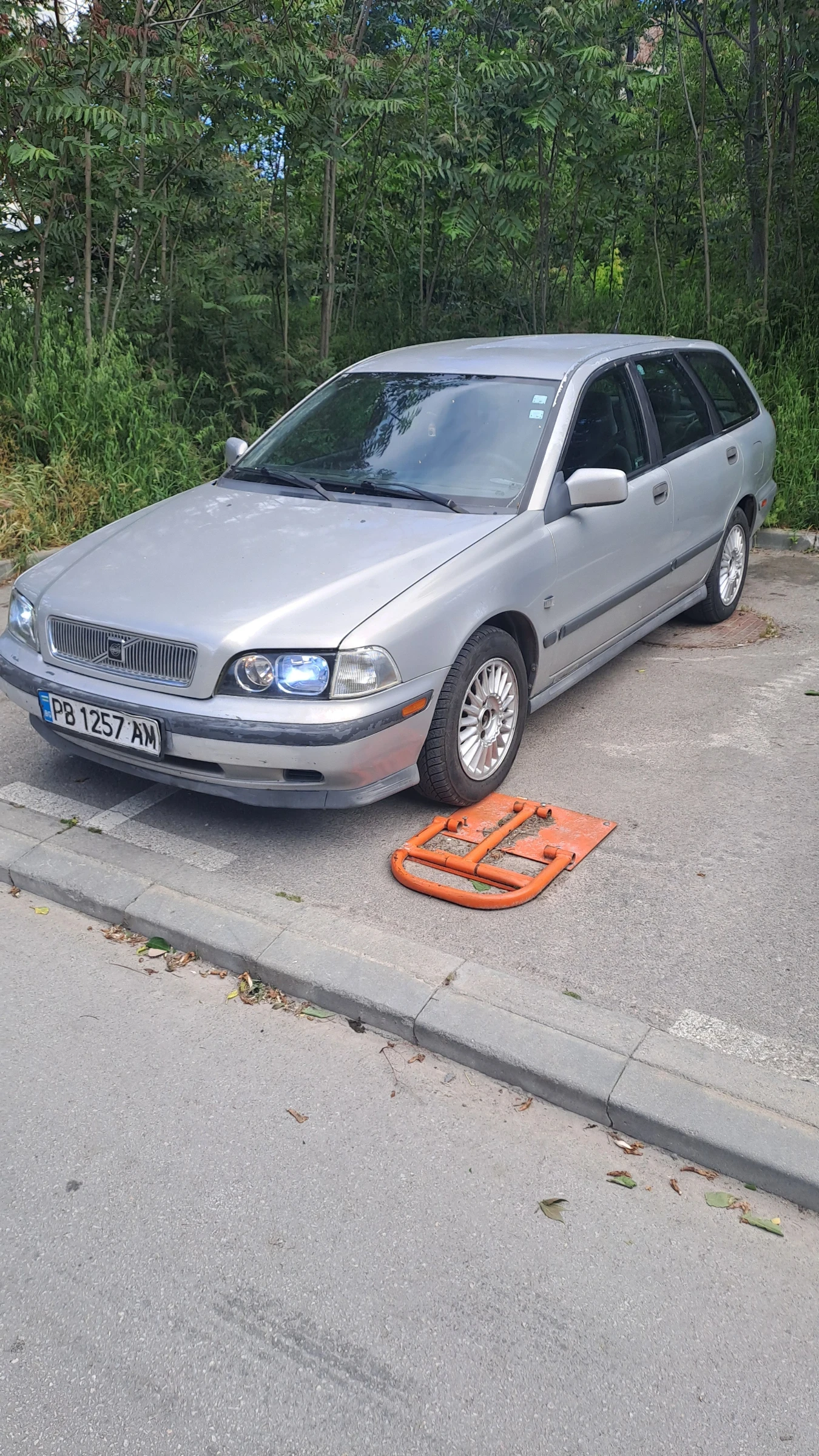Volvo V40, снимка 2 - Автомобили и джипове - 54582733