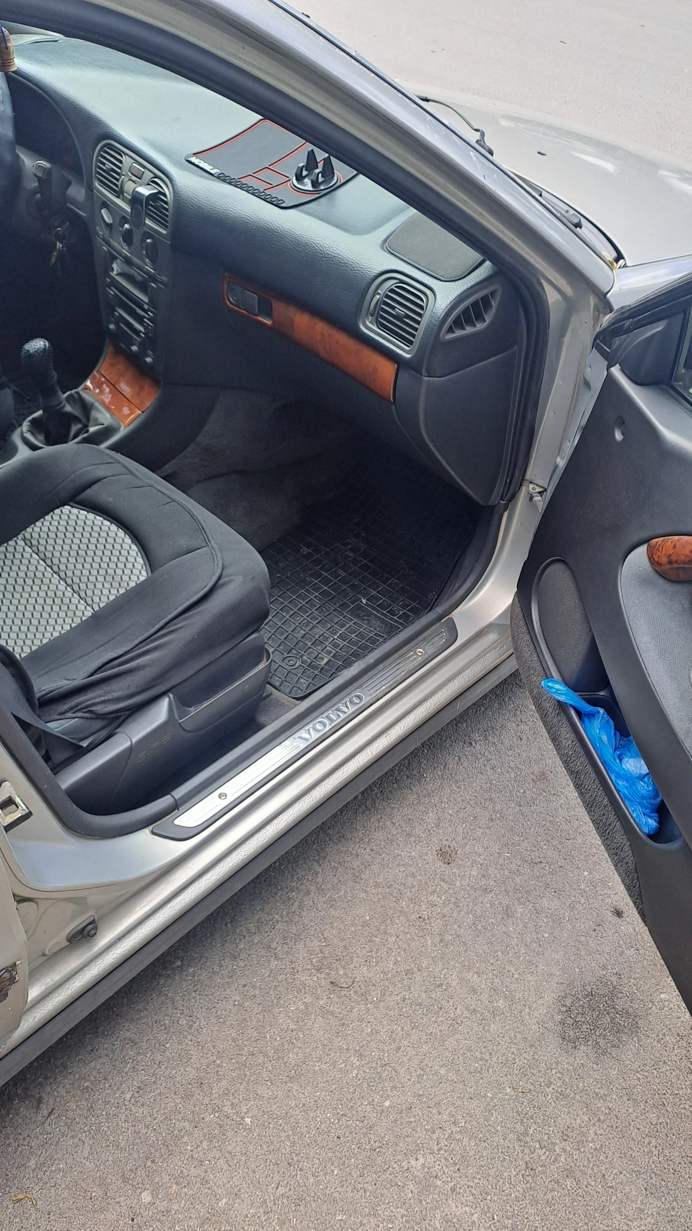 Volvo V40, снимка 6 - Автомобили и джипове - 54582733