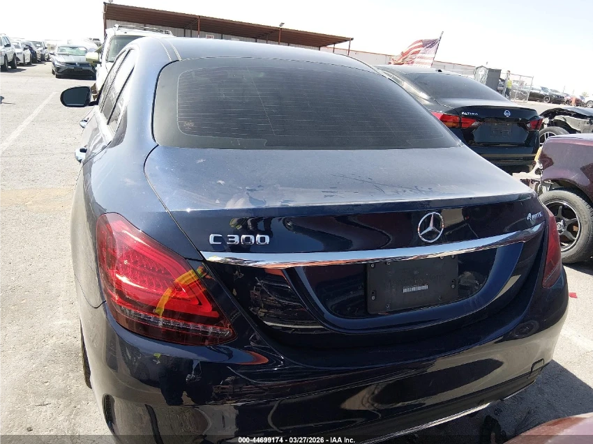 Mercedes-Benz C 300 4MATIC AMBIENT CARPLAY CAM ДИГИТАЛНО ТАБ BURMESTER, снимка 12 - Автомобили и джипове - 54681432