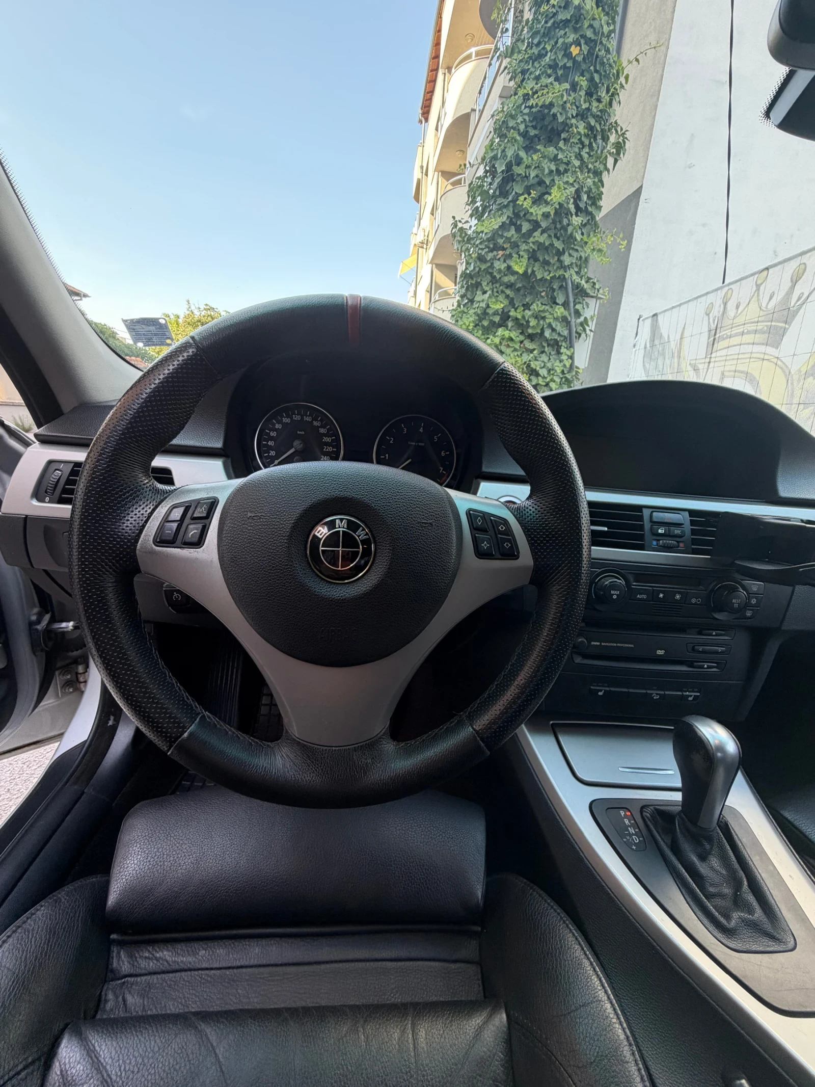 BMW 330, снимка 16 - Автомобили и джипове - 55424169