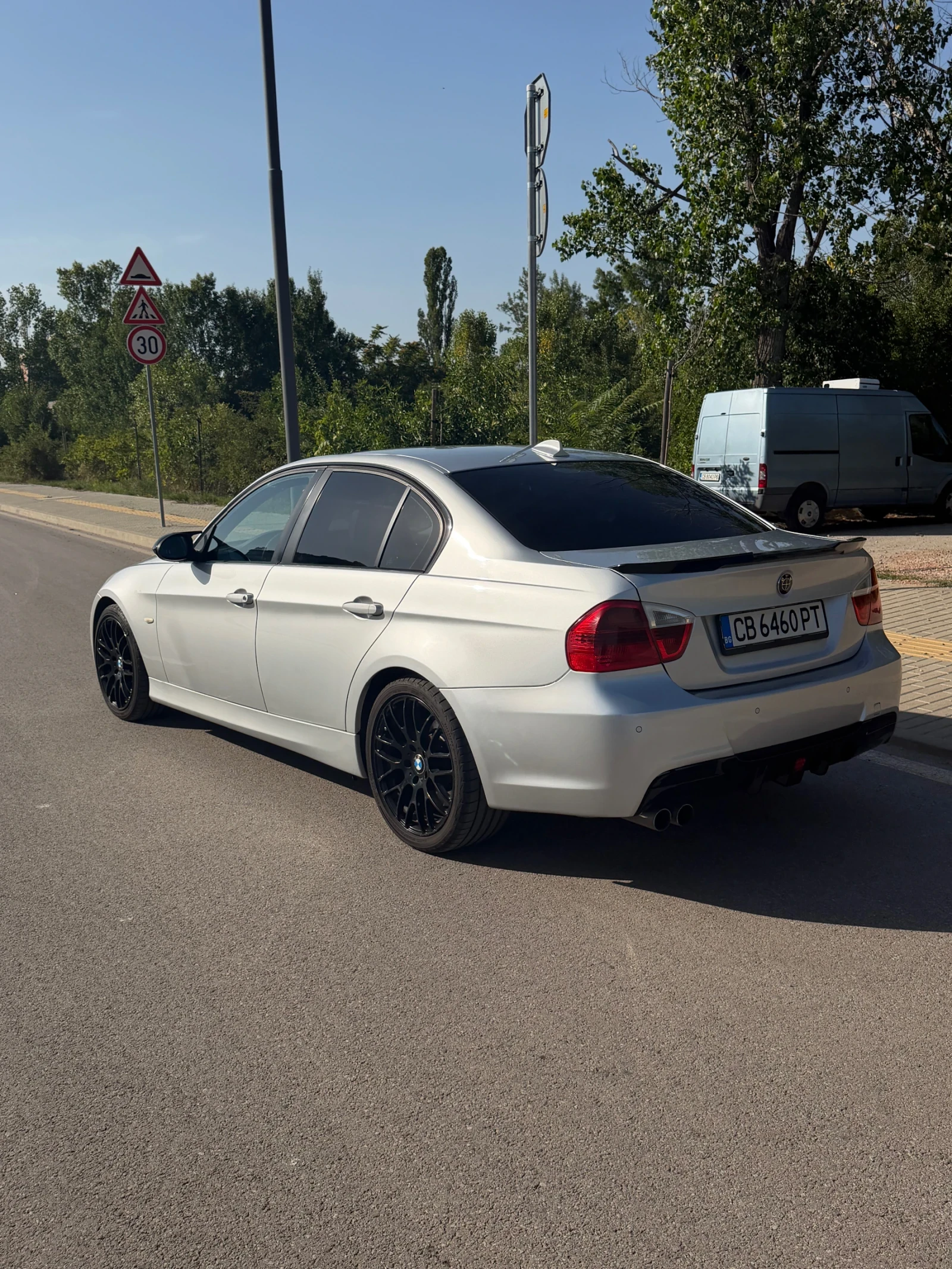 BMW 330, снимка 4 - Автомобили и джипове - 55424169