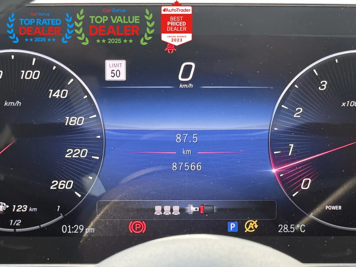 Mercedes-Benz C 300 4MATIC, снимка 12 - Автомобили и джипове - 55970551