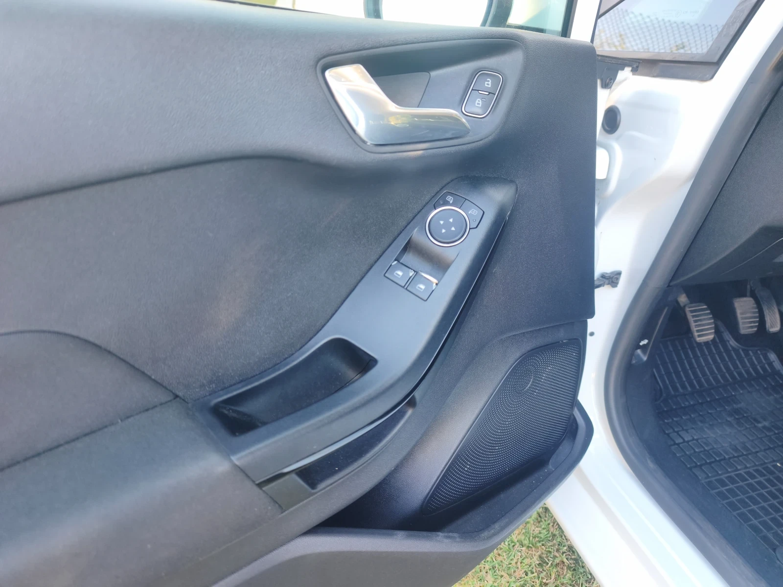 Ford Fiesta 1.5 TDCI, снимка 12 - Автомобили и джипове - 55993785