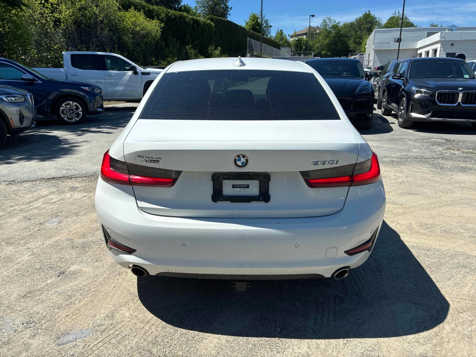 BMW 330 i xDrive | CARFAX | АВТОФИНАНСИРАНЕ, снимка 5 - Автомобили и джипове - 56159450
