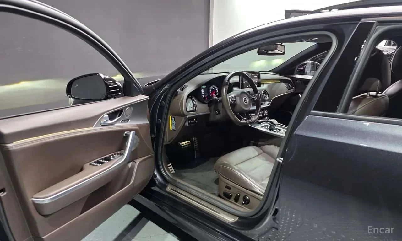Kia Stinger, снимка 10 - Автомобили и джипове - 56726613