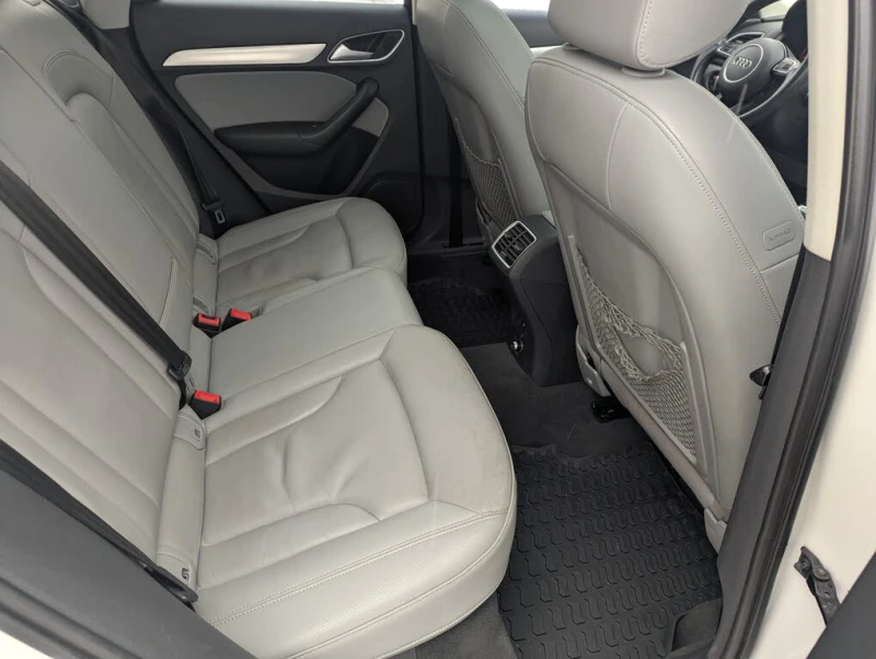 Audi Q3 * S-Line* * HeadUp* AвтоКредит* (ЦЕНА ДО БГ), снимка 16 - Автомобили и джипове - 53498046