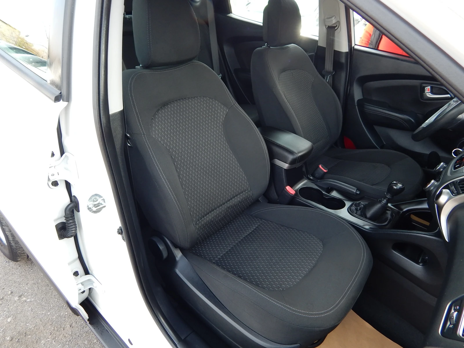 Hyundai IX35 1.7CRDI, снимка 17 - Автомобили и джипове - 54194053