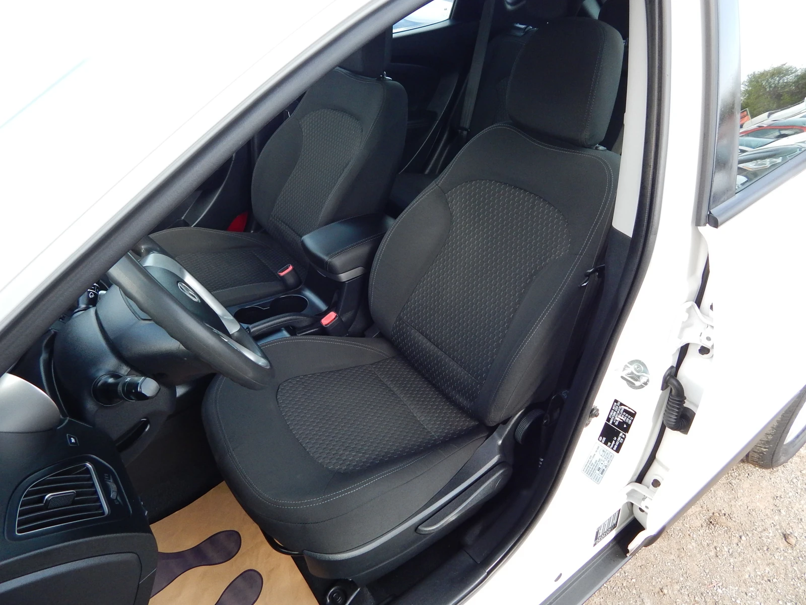 Hyundai IX35 1.7CRDI, снимка 11 - Автомобили и джипове - 54194053