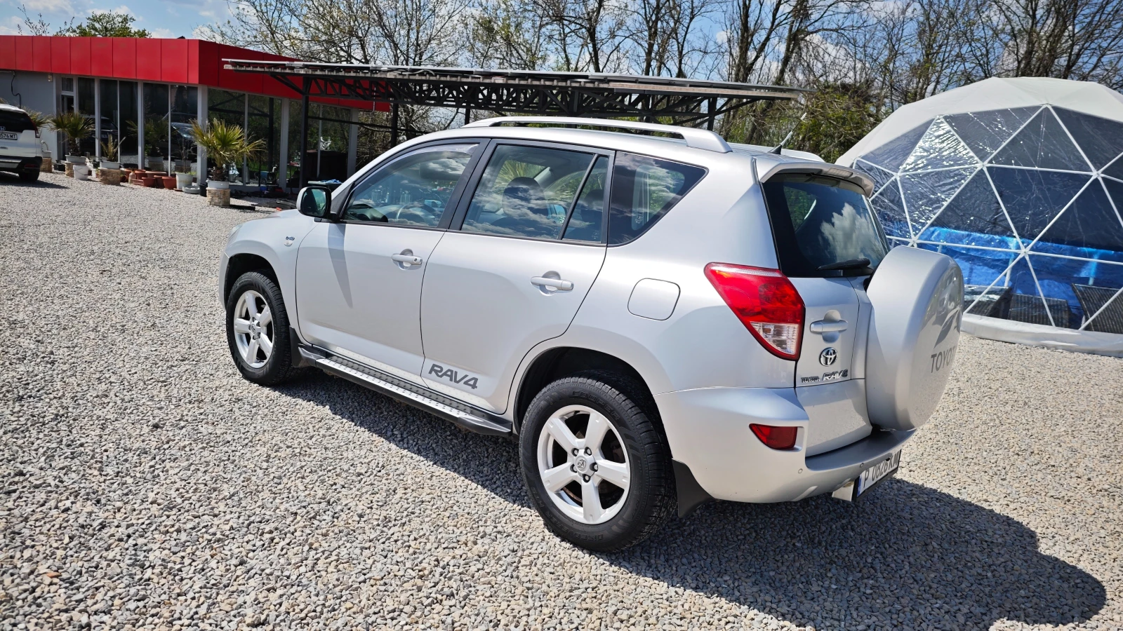 Toyota Rav4 РОЛБАР/СТЕПЕНКИ/РЕЙЛИНГ/8RAM/8ЯДР ANDROID/ОБСЛУЖЕН, снимка 8 - Автомобили и джипове - 54246765