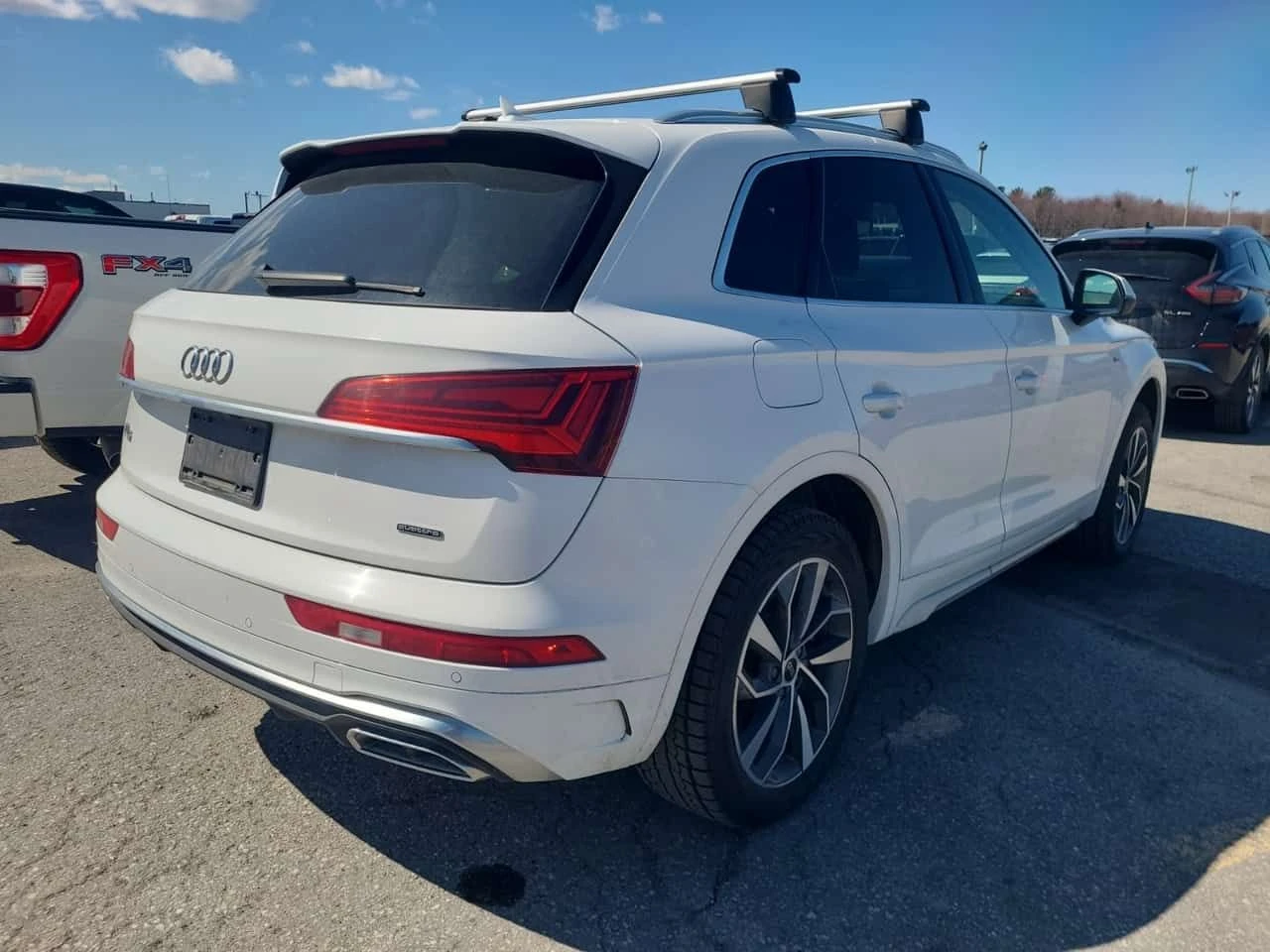 Audi Q5 PROGRESSIV/CARFAX/ДИСТРОНИК/+ ГУМИ/2 КЛЮЧА/ПАНО/, снимка 3 - Автомобили и джипове - 54297154