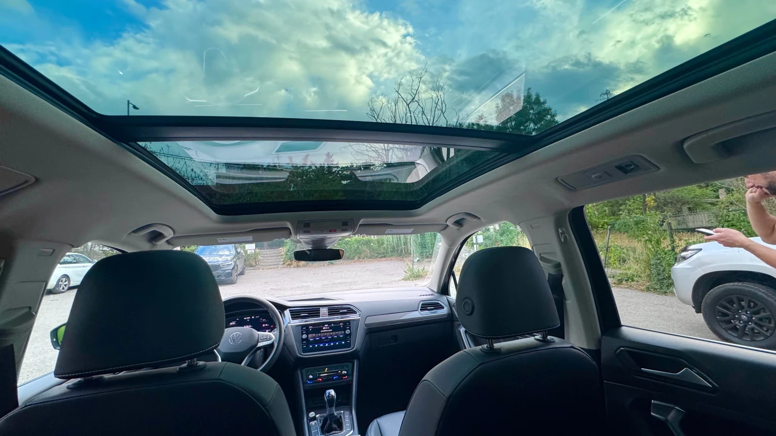 VW Tiguan, снимка 11 - Автомобили и джипове - 54486720