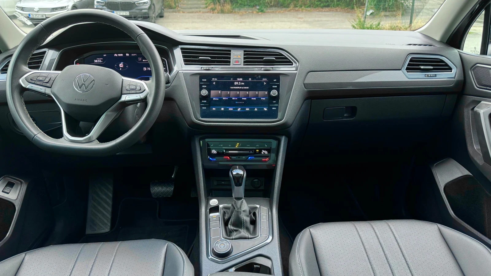 VW Tiguan, снимка 12 - Автомобили и джипове - 54486720