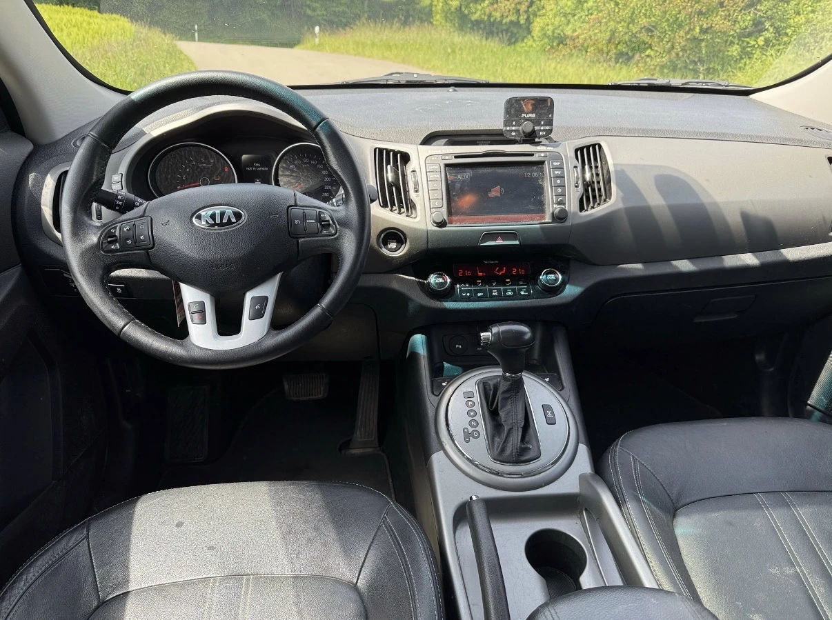 Kia Sportage 2.0 LUKS 4x4, снимка 9 - Автомобили и джипове - 54634781