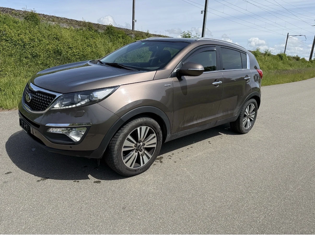 Kia Sportage 2.0 LUKS 4x4, снимка 2 - Автомобили и джипове - 54634781