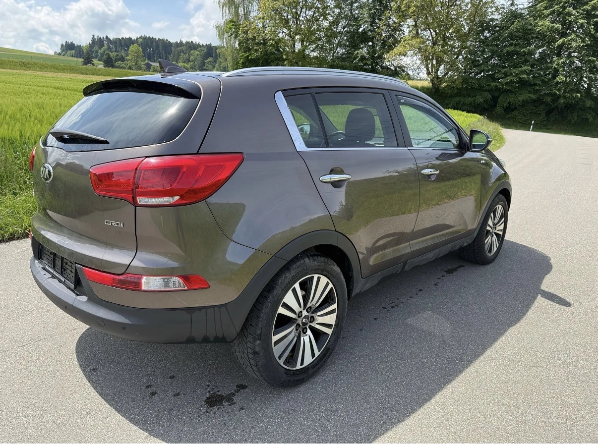 Kia Sportage 2.0 LUKS 4x4, снимка 5 - Автомобили и джипове - 54634781