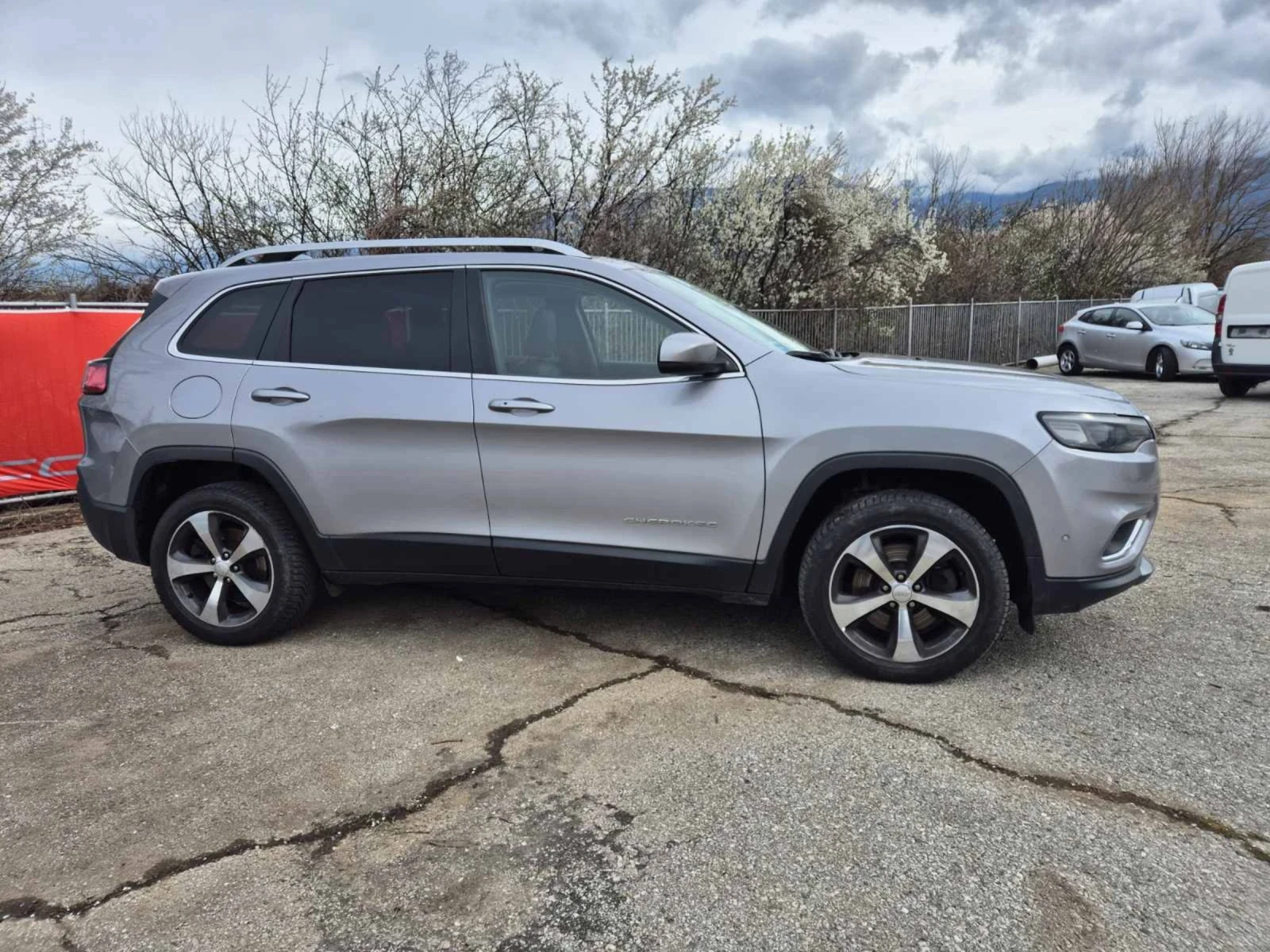 Jeep Cherokee 2.2 d 4x4 | Mobile.bg � ����������� 5