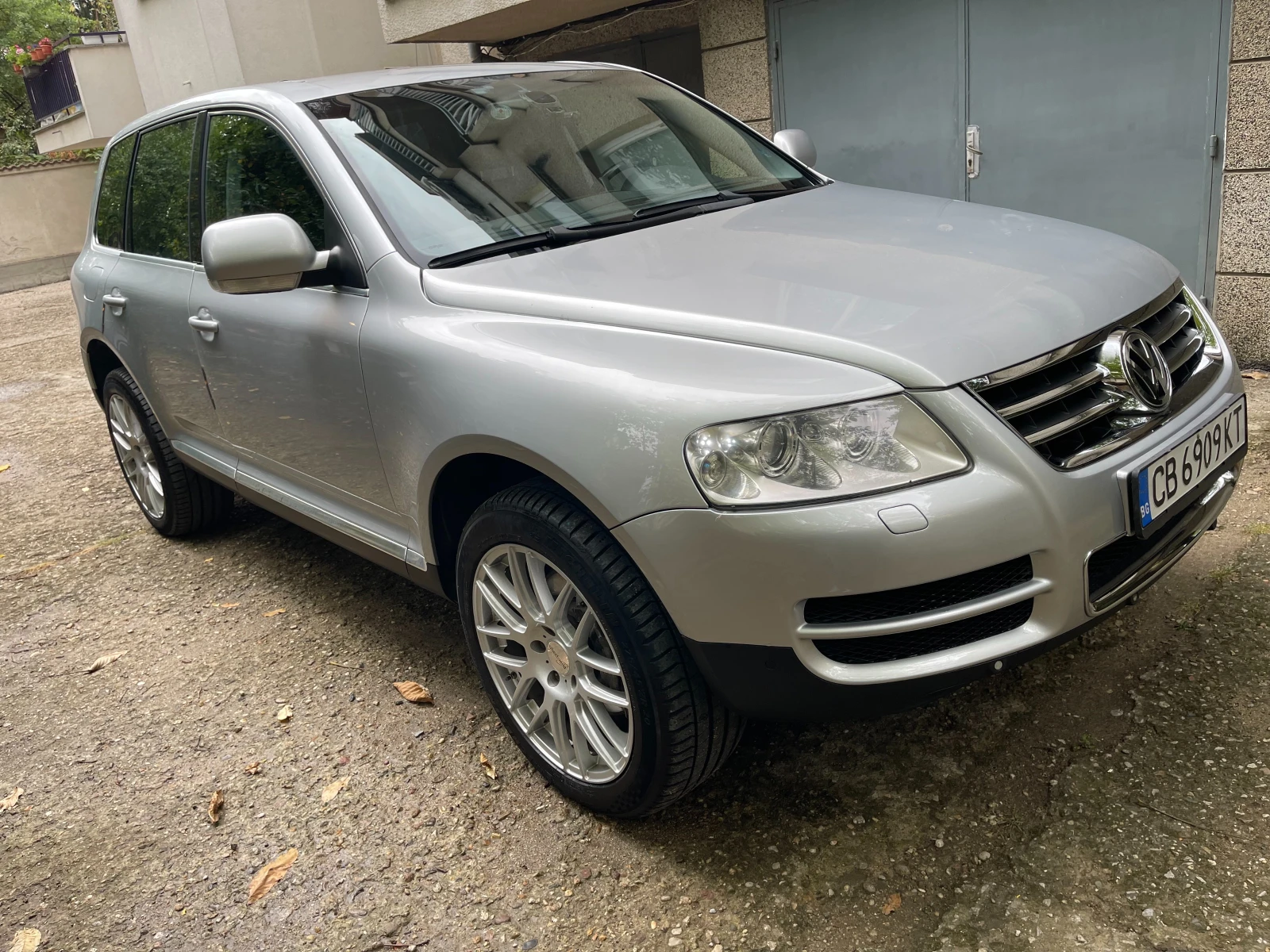 VW Touareg, снимка 4 - Автомобили и джипове - 56238573