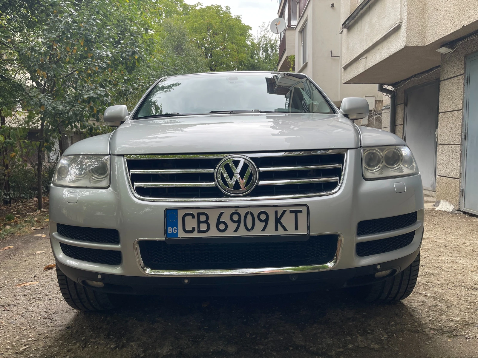 VW Touareg, снимка 2 - Автомобили и джипове - 56238573