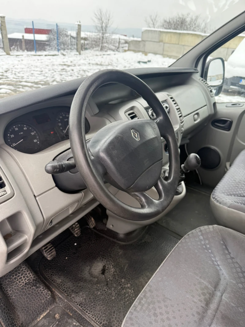 Renault Trafic 2.0 115 klima maxi 8+ 1, снимка 12 - Бусове и автобуси - 53339610