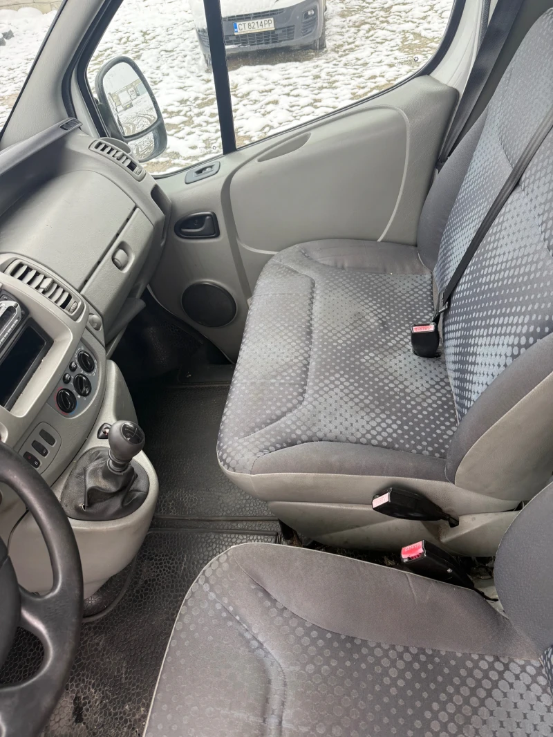 Renault Trafic 2.0 115 klima maxi 8+ 1, снимка 11 - Бусове и автобуси - 53339610