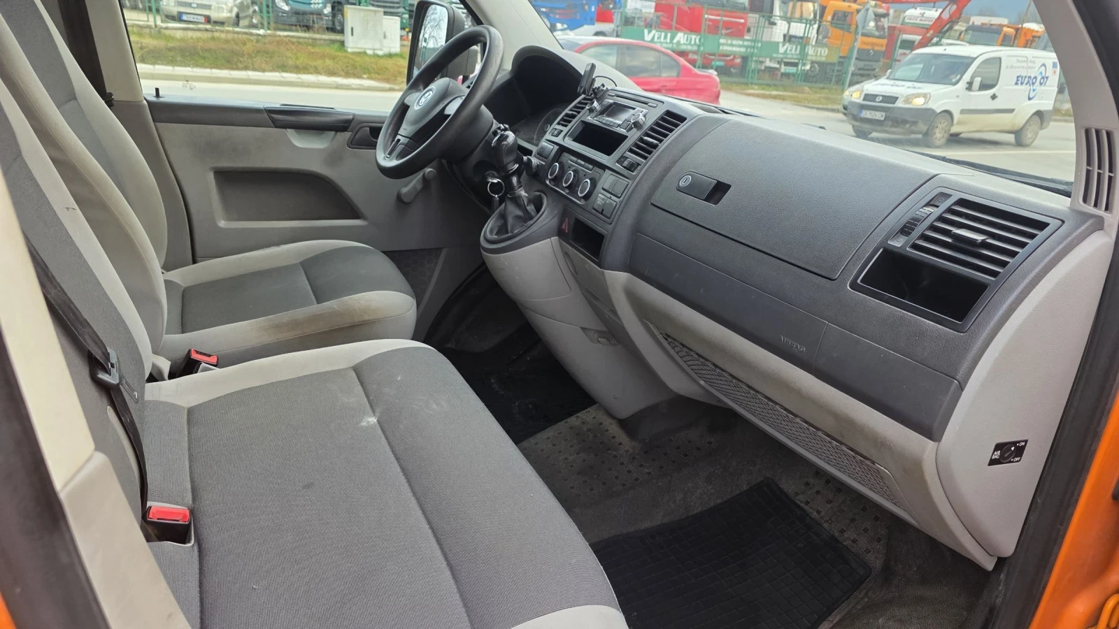 VW Transporter 2.0 TDI Климатик - изображение 6
