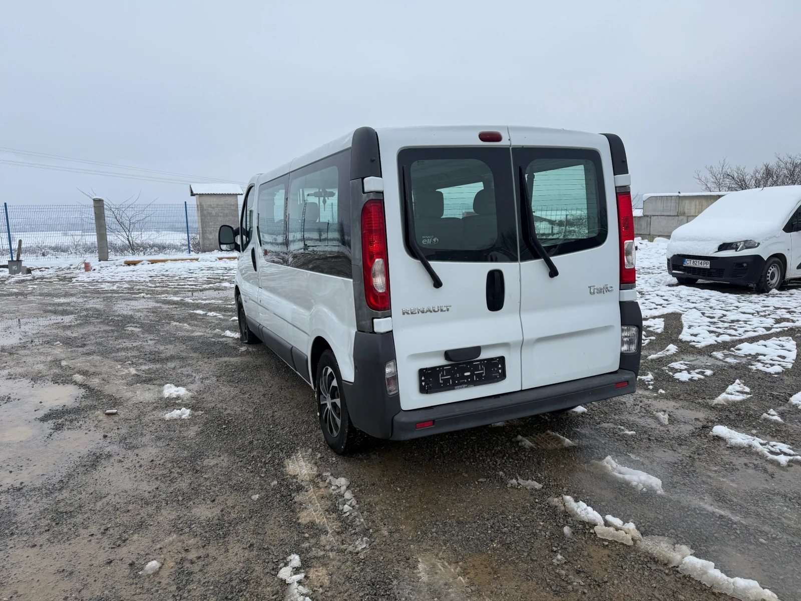 Renault Trafic 2.0 115 klima maxi 8+ 1 - изображение 4