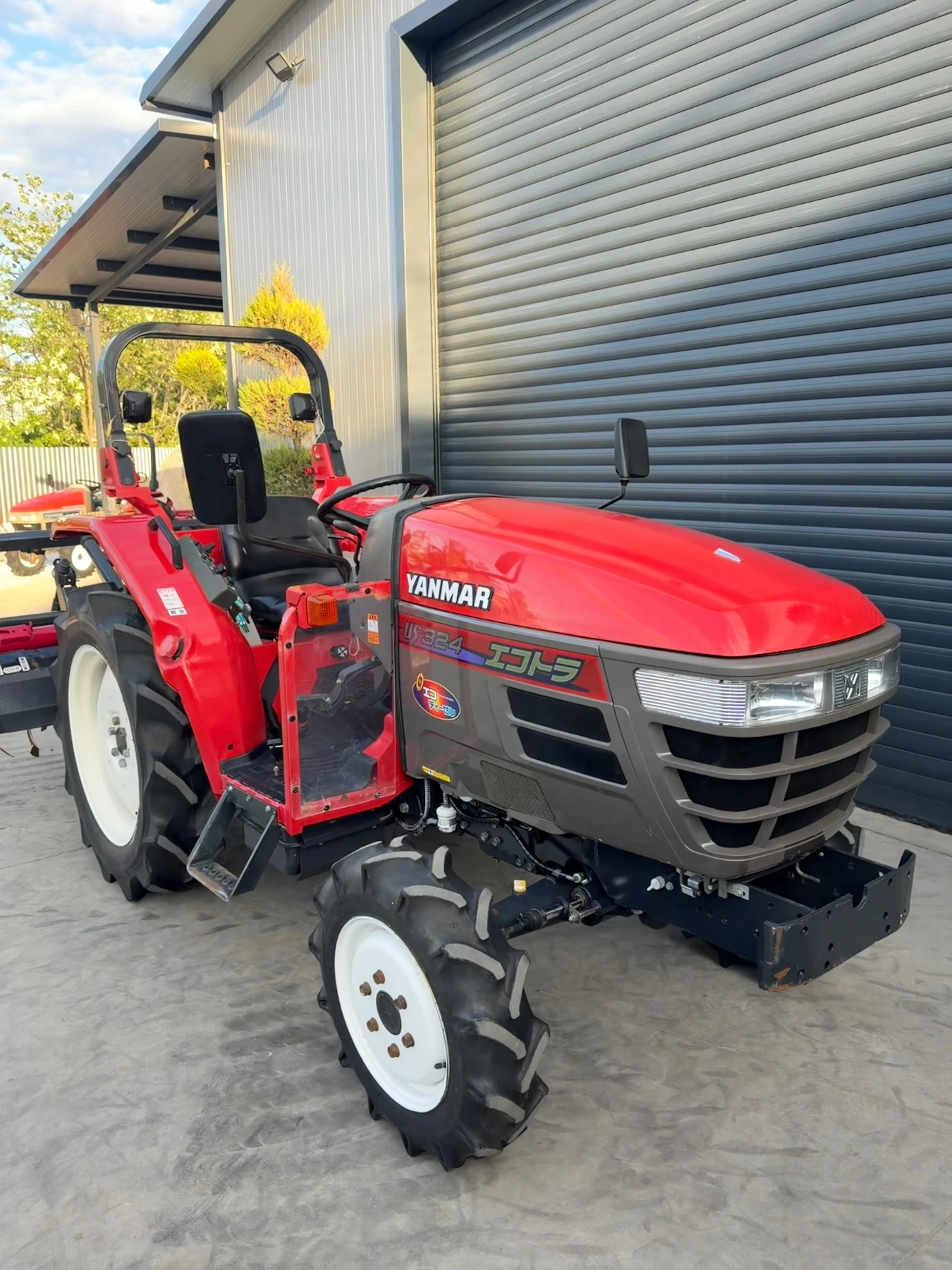 Трактор Yanmar US324