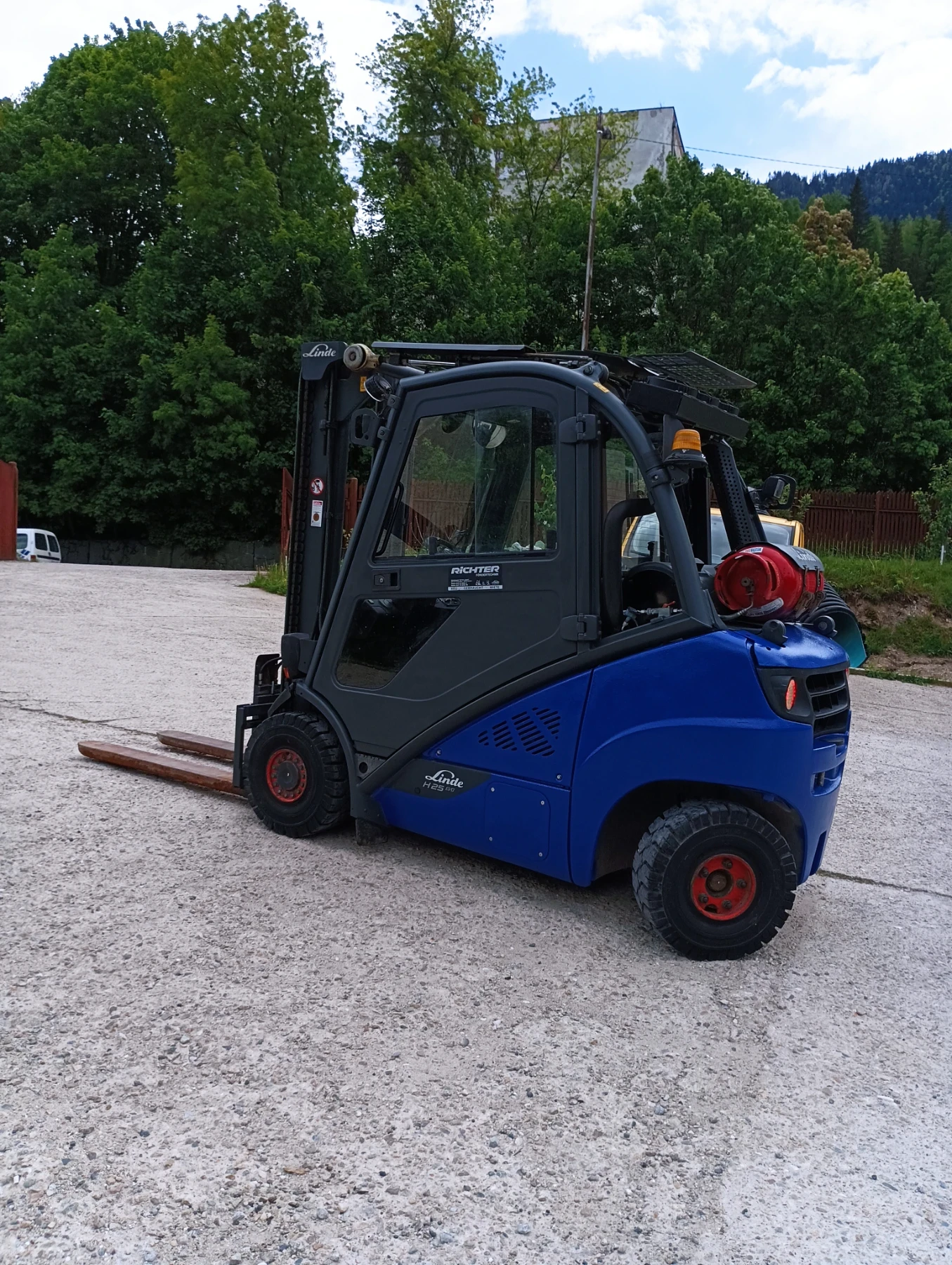  Linde  25    | Mobile.bg   4