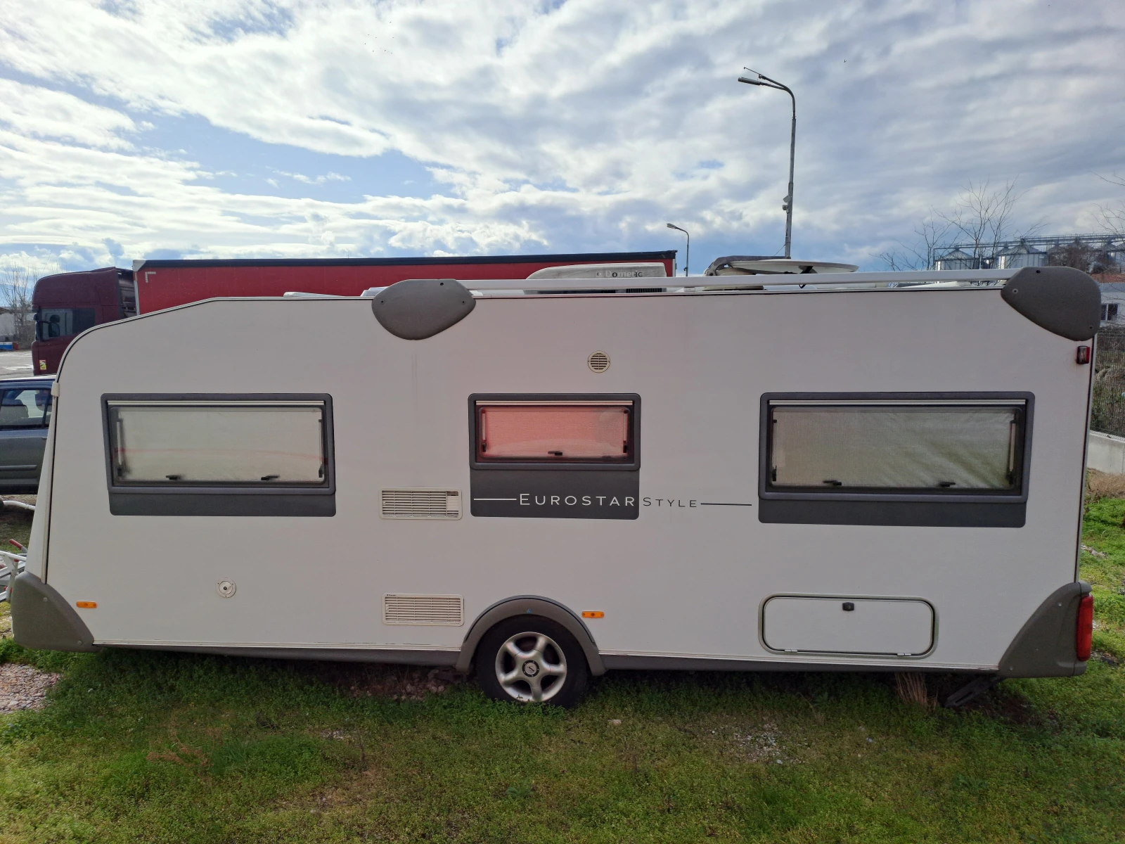 Каравана Knaus Eurostar, снимка 3 - Каравани и кемпери - 53959314