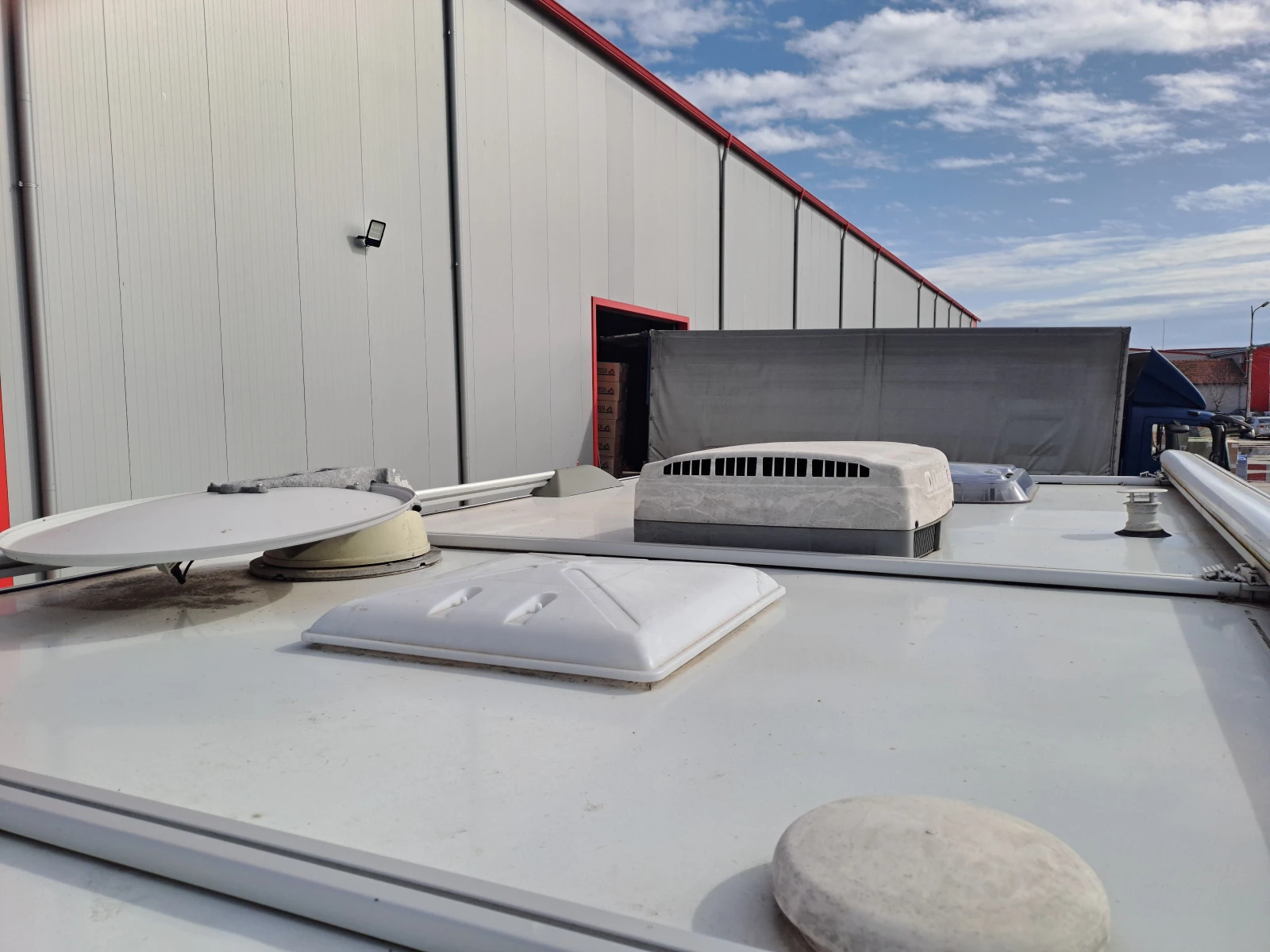 Каравана Knaus Eurostar, снимка 6 - Каравани и кемпери - 53959314