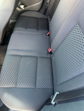 VW Golf 1.6 tdi Добро състояние, снимка 13