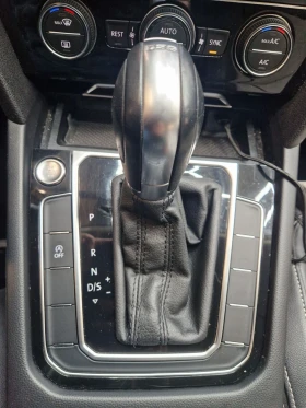 VW Passat Комби, снимка 16