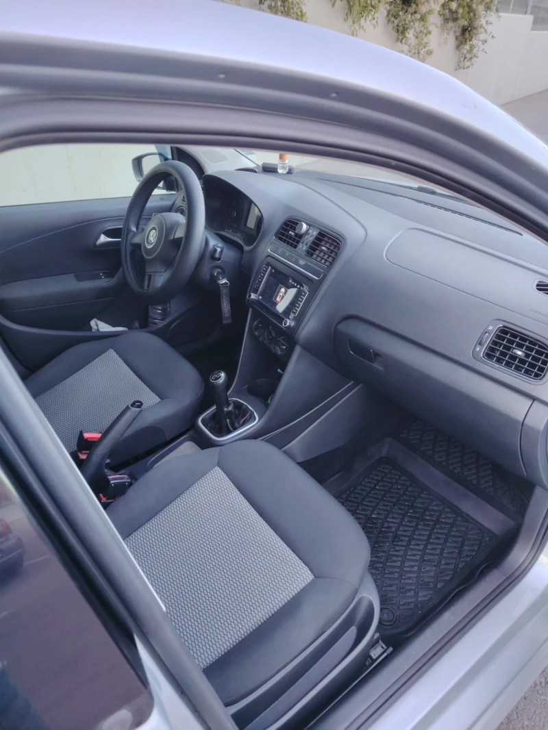 VW Polo, снимка 13 - Автомобили и джипове - 52790801