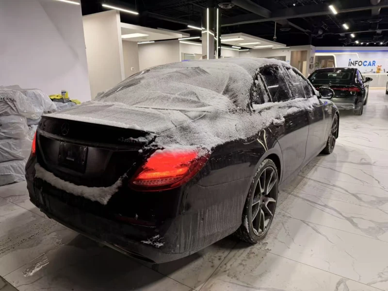 Mercedes-Benz E 300 * CARFAX * БЕЗ ПЪРВОНАЧАЛНА ВНОСКА, снимка 5 - Автомобили и джипове - 52706399