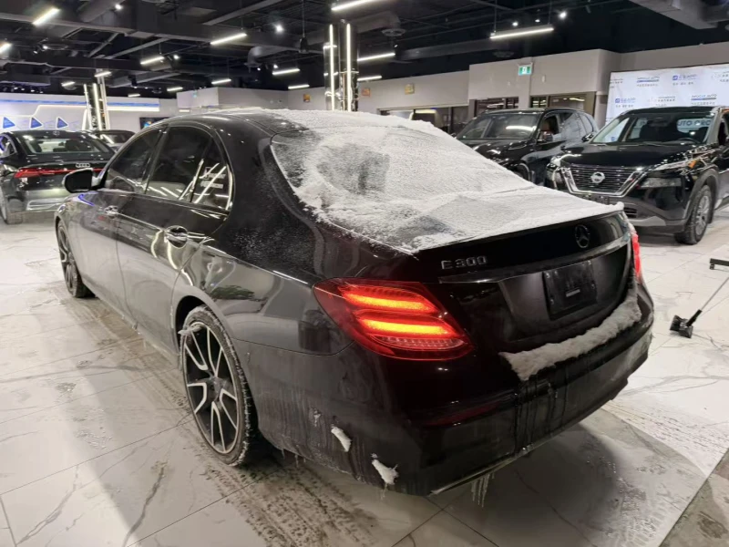 Mercedes-Benz E 300 * CARFAX * БЕЗ ПЪРВОНАЧАЛНА ВНОСКА, снимка 4 - Автомобили и джипове - 52706399