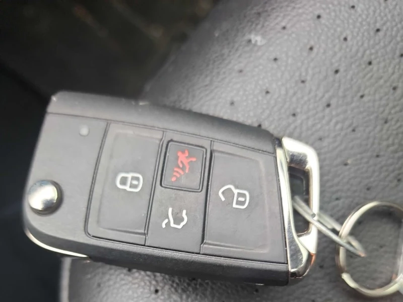 VW Golf * 5dr HB Auto 1.8 TSI * CARFAX * ЦЕНА ДО БГ, снимка 17 - Автомобили и джипове - 53044166