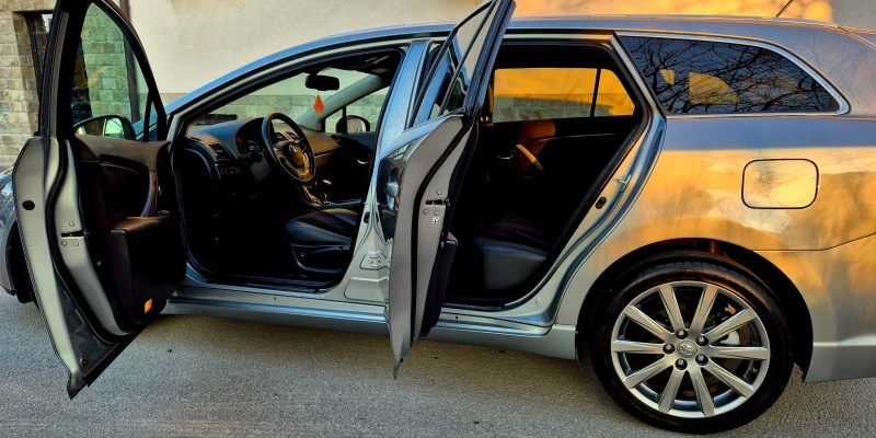 Toyota Avensis 2.2d4d-EXECUTIVE- navi-veriga-avtomat-japan , снимка 11 - Автомобили и джипове - 53156817