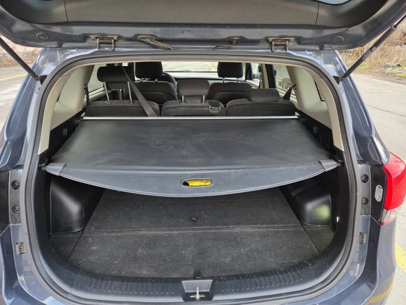 Kia Carens, снимка 16 - Автомобили и джипове - 53263079