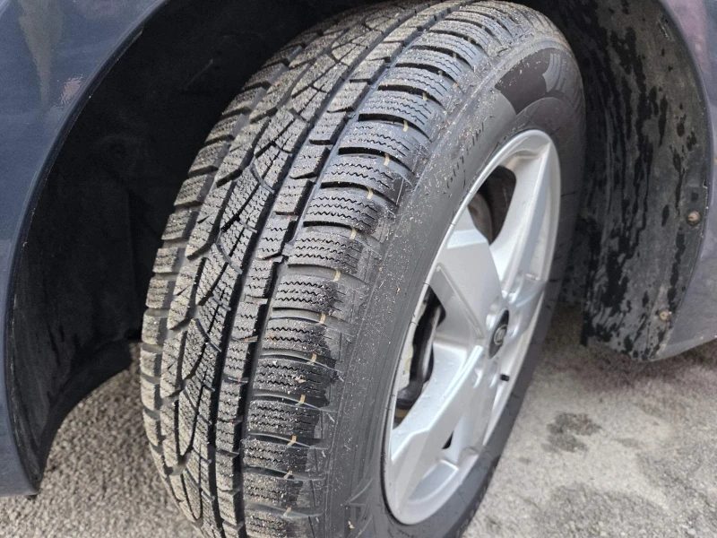 Kia Carens, снимка 7 - Автомобили и джипове - 53263079