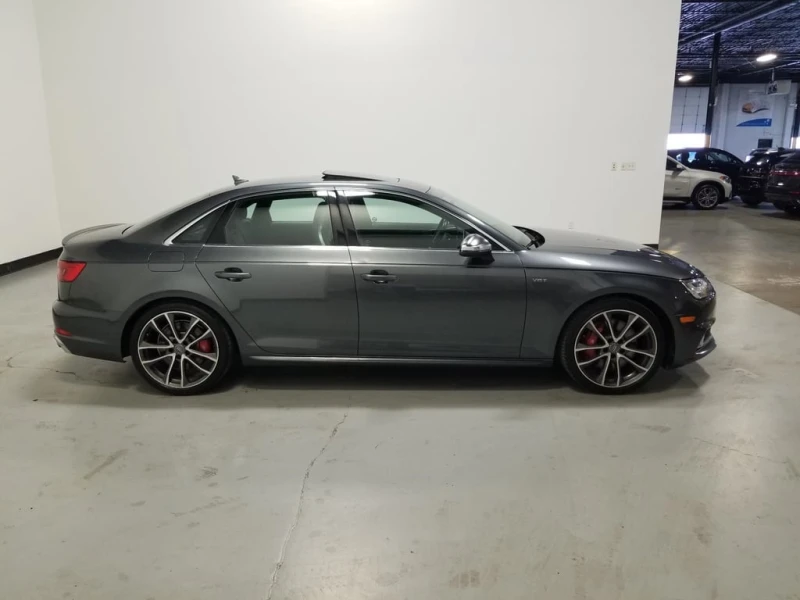 Audi S4 * Technik * DISTRONIC* KEYLESS* , снимка 4 - Автомобили и джипове - 53388372