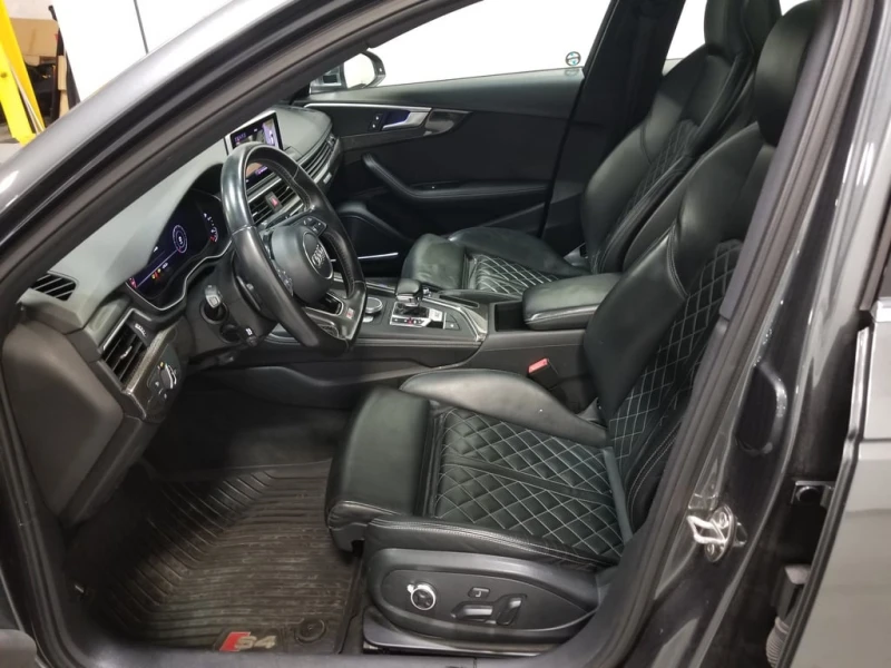 Audi S4 * Technik * DISTRONIC* KEYLESS* , снимка 6 - Автомобили и джипове - 53388372