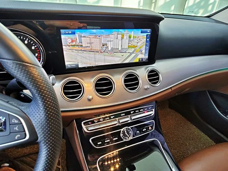 Mercedes-Benz E 200 Avantgarde, снимка 11 - Автомобили и джипове - 55110313