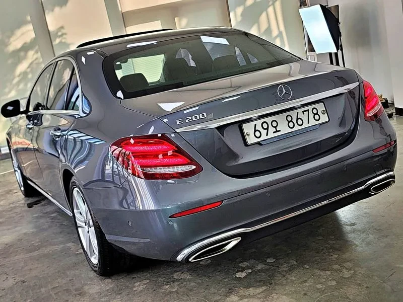 Mercedes-Benz E 200 Avantgarde, снимка 4 - Автомобили и джипове - 55110313