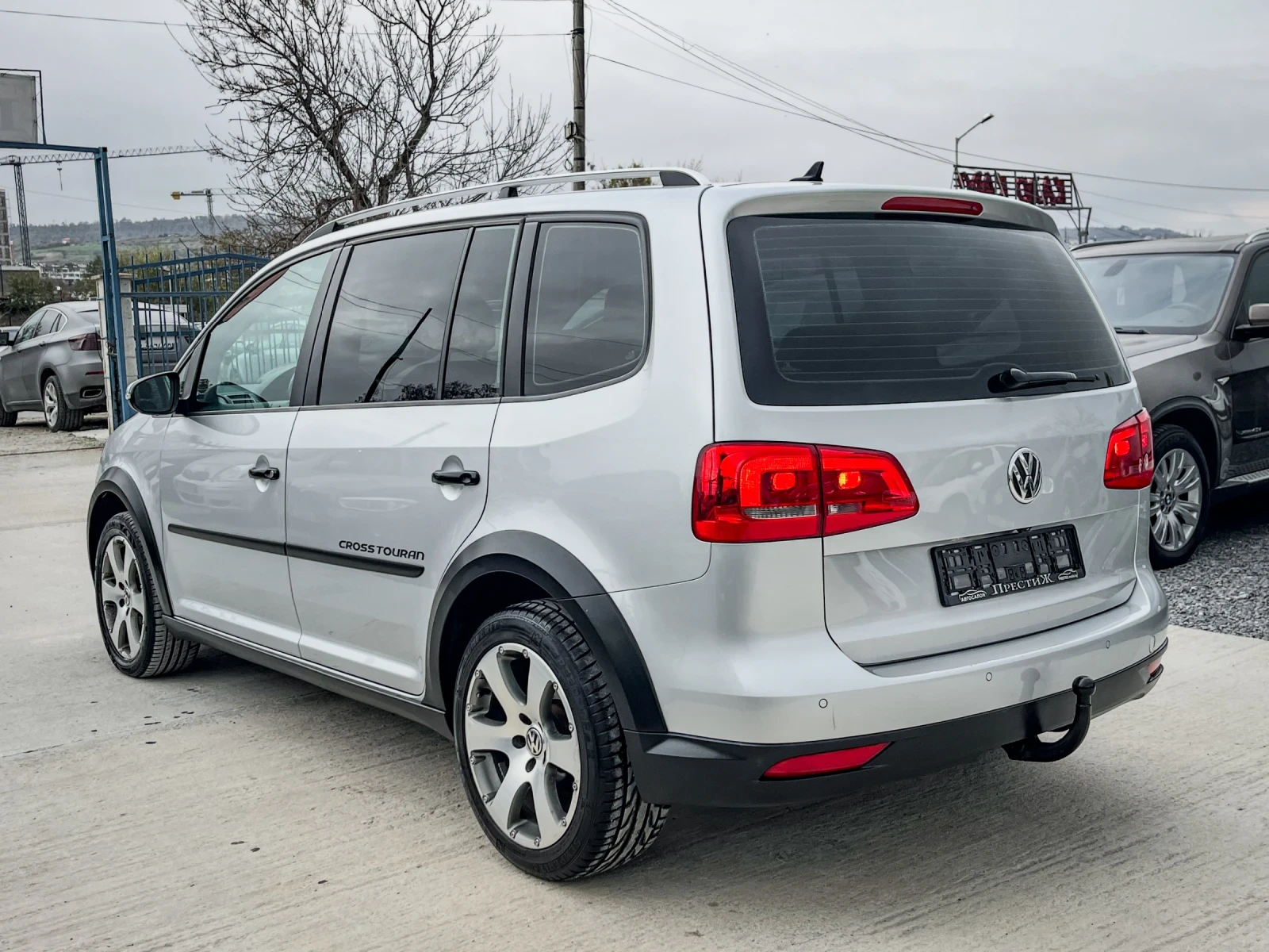 VW Touran 2.0TDI - CROSS  | Mobile.bg   6